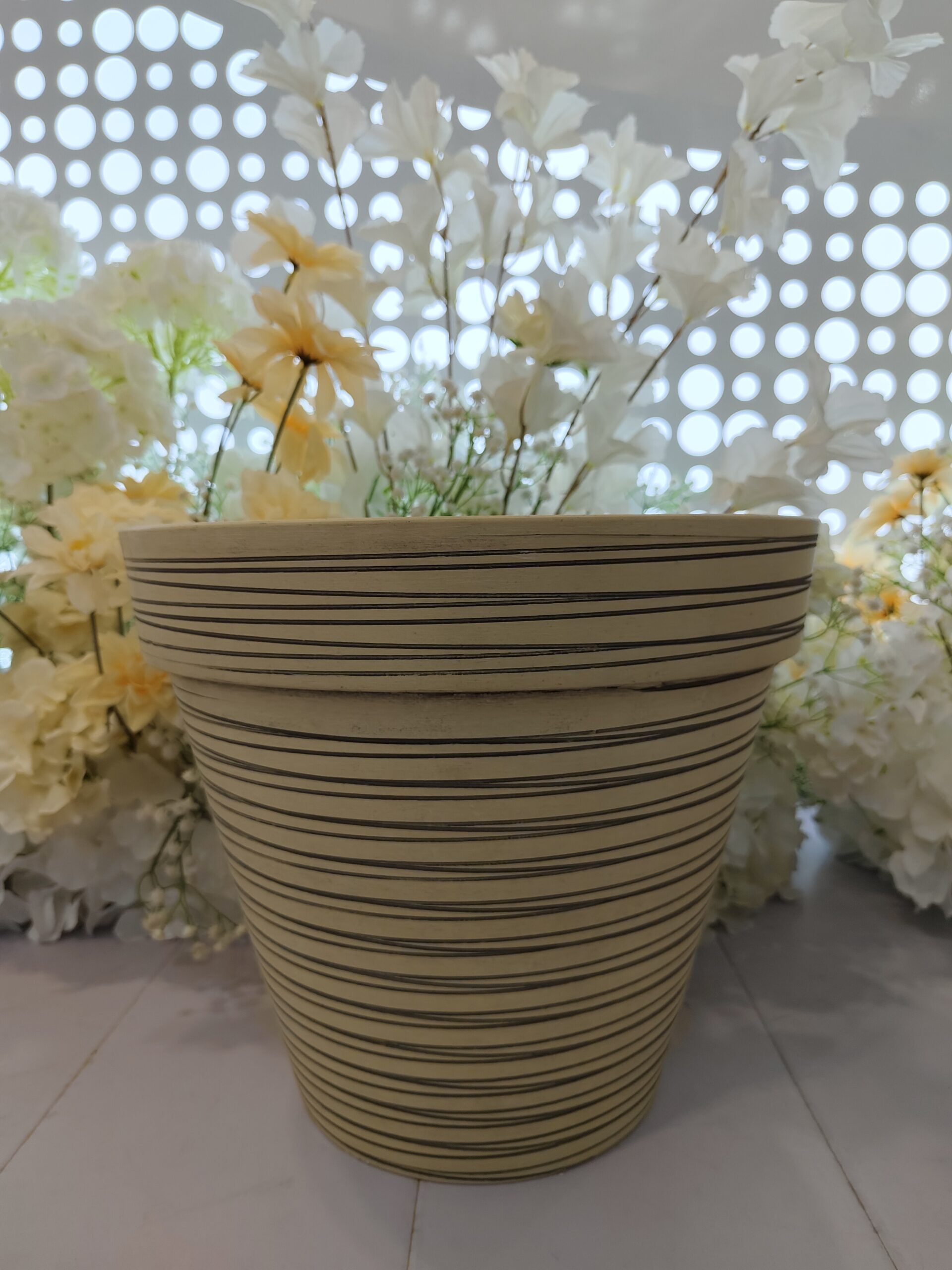 Flowerplantpots.com - Bowl Planters with cornice - hand curved (2)