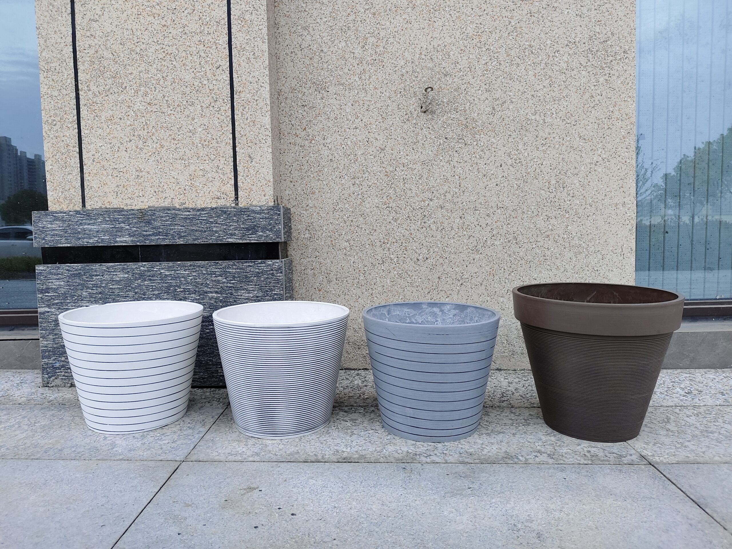 flowerplantpots.com - Tapered Planters Wide - TW series (42)