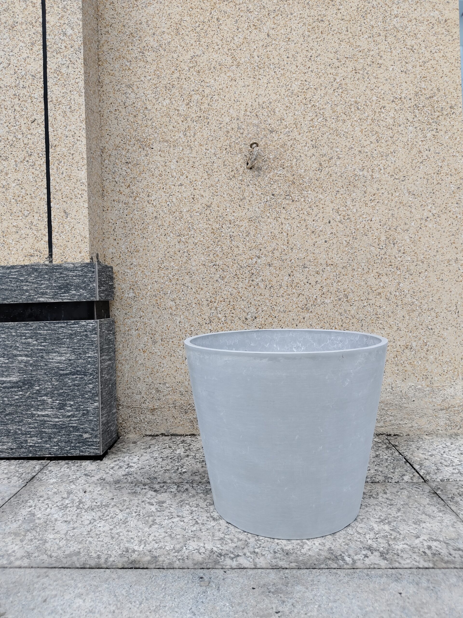 flowerplantpots.com - Tapered Planters Wide - TW series (7)